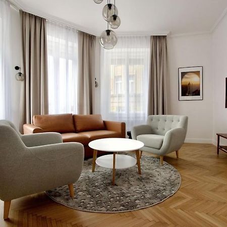 Premium Apartment By Hi - Central 2 Bedroom - Best View Budapest Eksteriør billede