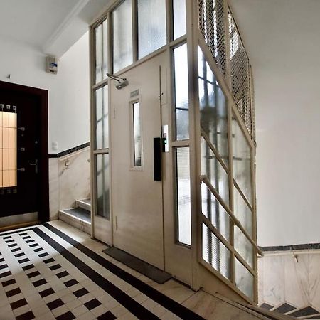Premium Apartment By Hi - Central 2 Bedroom - Best View Budapest Eksteriør billede