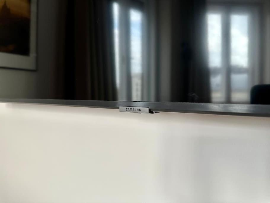 Premium Apartment By Hi - Central 2 Bedroom - Best View Budapest Eksteriør billede