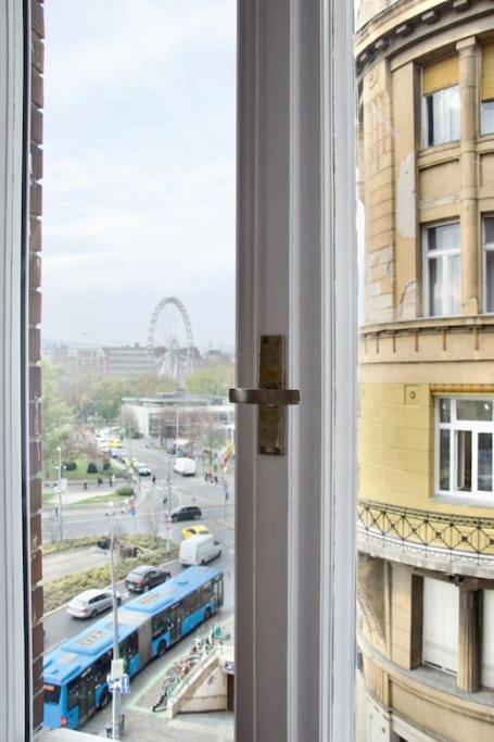 Premium Apartment By Hi - Central 2 Bedroom - Best View Budapest Eksteriør billede