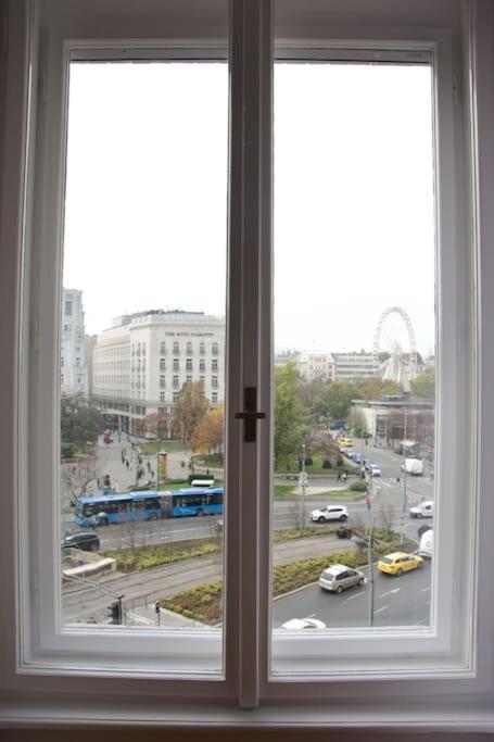 Premium Apartment By Hi - Central 2 Bedroom - Best View Budapest Eksteriør billede