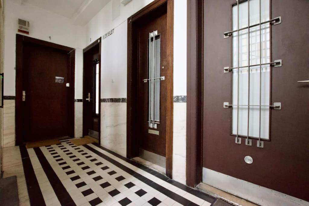 Premium Apartment By Hi - Central 2 Bedroom - Best View Budapest Eksteriør billede
